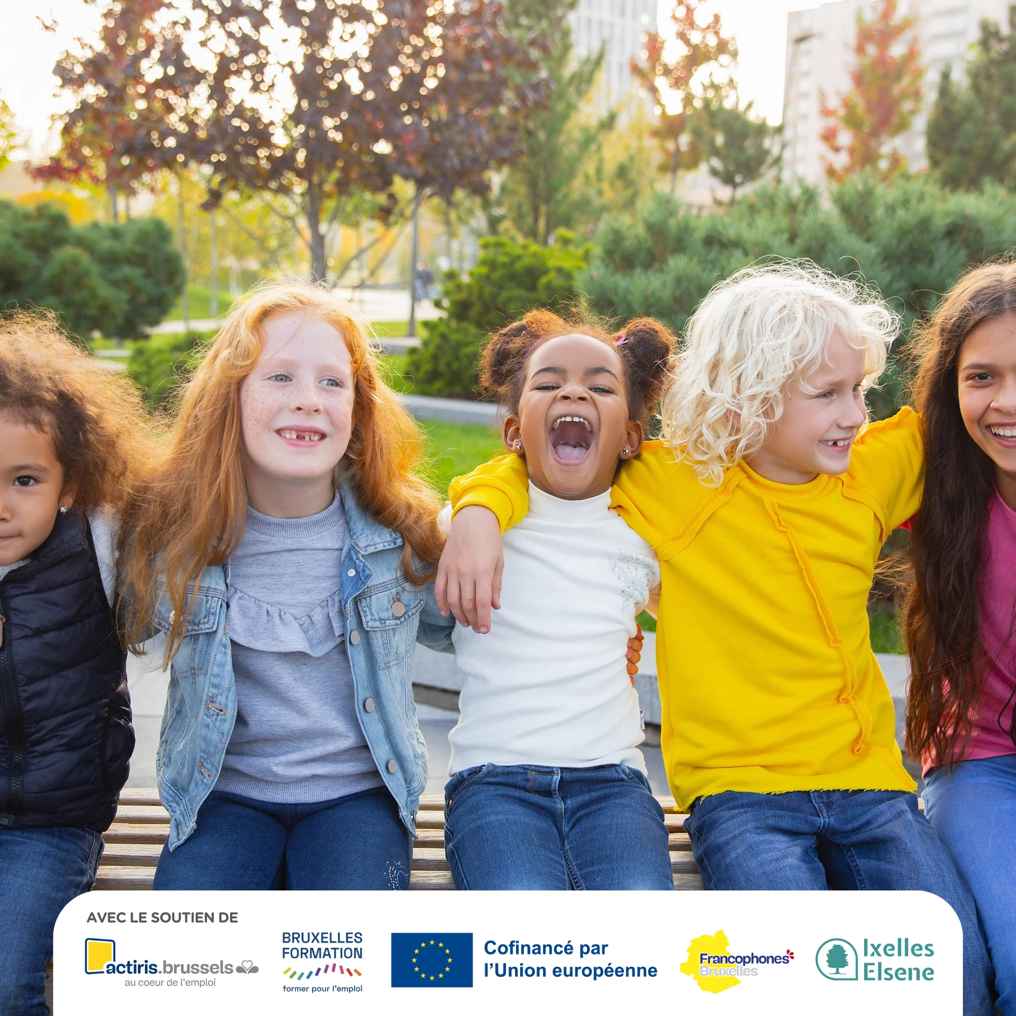 Animateur·rice extrascolaire + logo pouvoir subsidiants Actiris, Bruxelles Formation, COCOF, FSE, Commune d'Ixelles.